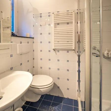 Refilea Sea View Tower Apartment