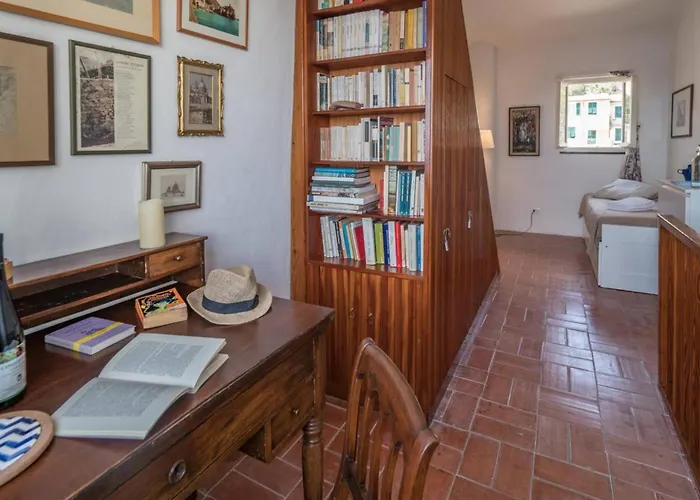 Refilea Sea View Tower Vernazza